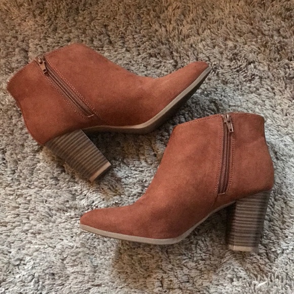 Old Navy Shoes - Old Navy Tan Water-Resistant Booties